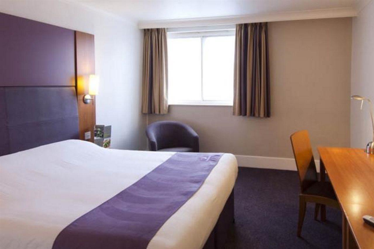 Premier Inn Мейдстън Екстериор снимка