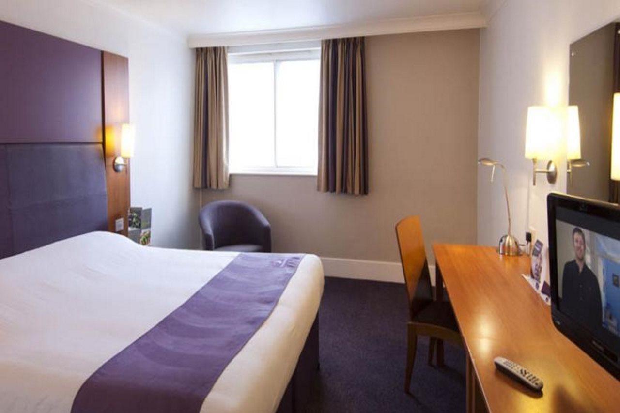 Premier Inn Мейдстън Екстериор снимка